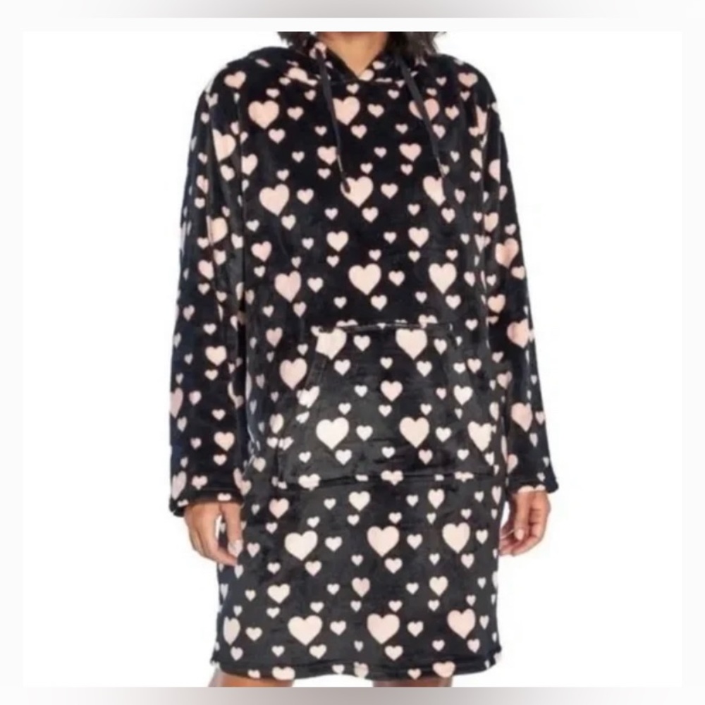 NWOT Wildfox plush hooded lounger SIZE S/M Hearts